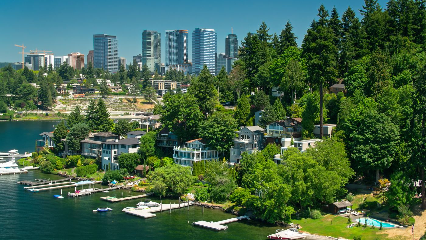 Lakefront homes with Downtown Seattle skyline in background