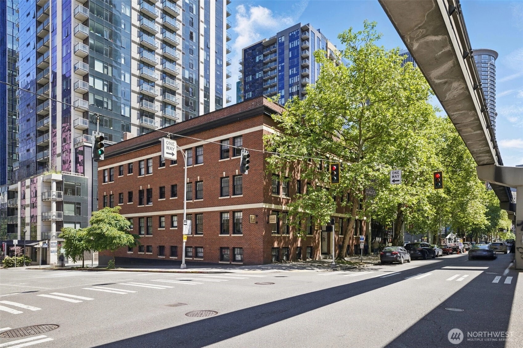 Avenue Bellevue condos and InterContinental hotel at 10000 NE 8th St