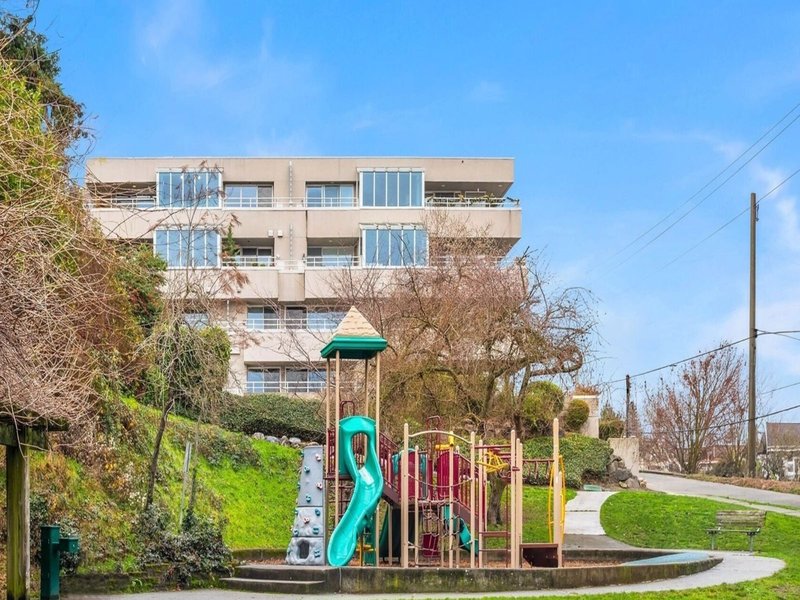 Le Parc Queen Anne boutique condos in Queen Anne Seattle