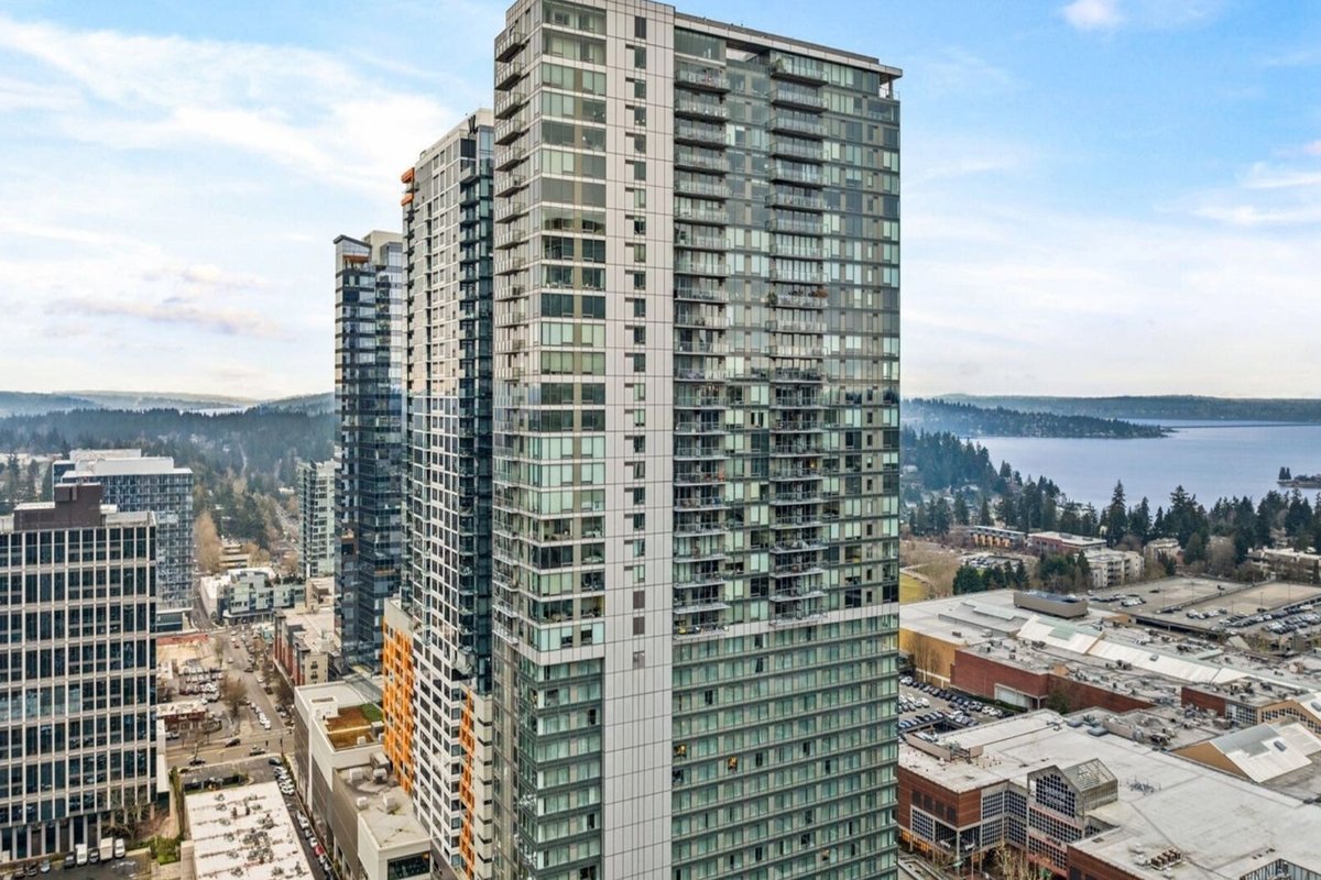 One Lincoln Tower Bellevue exterior