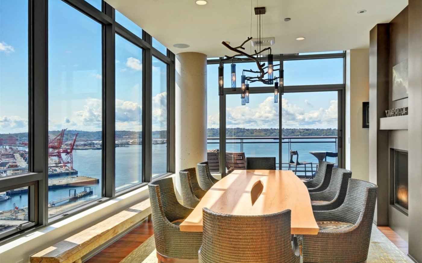 Dining area overlooking Elliott Bay and harbor