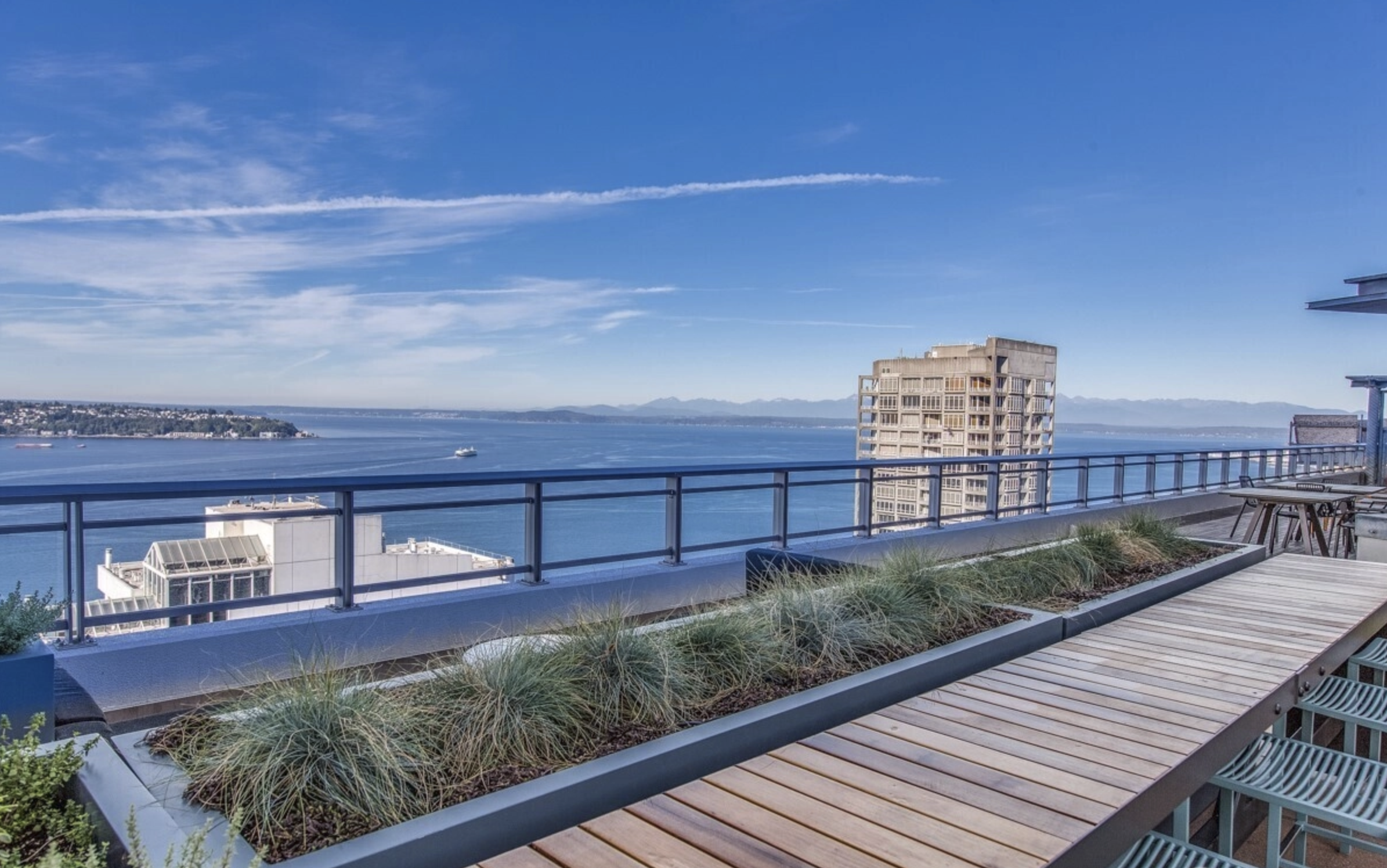 Cristalla rooftop deck, second view